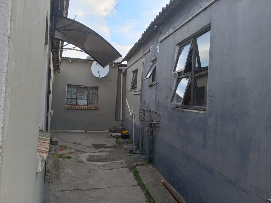 7 Bedroom Property for Sale in Mdantsane Nu 13 Eastern Cape
